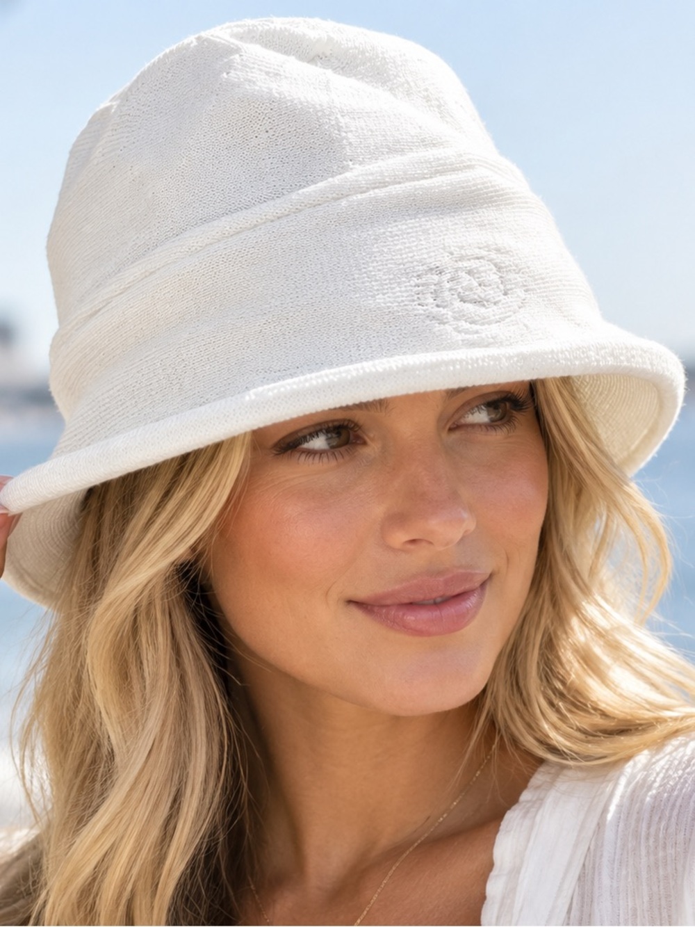 Parkhurst White Knit Bucket Hat - Women's Casual Accessory